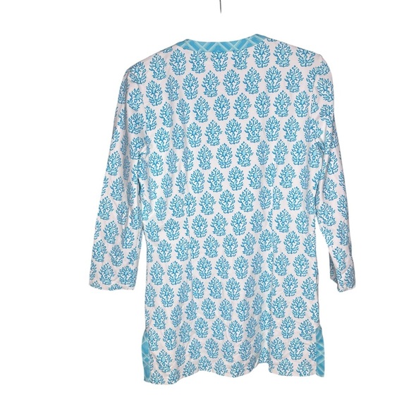 J. McLaughlin White and Blue Blouse Size Medium - Picture 2 of 3